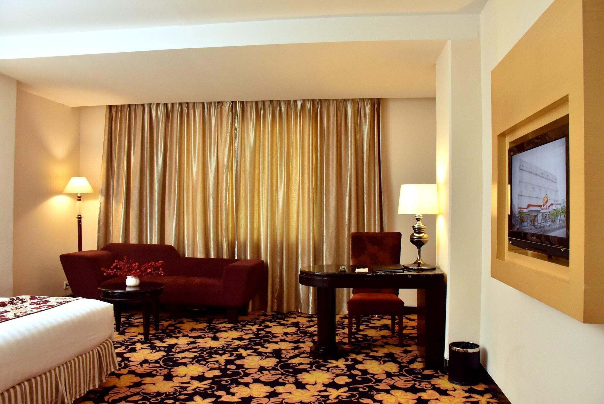 Rocky Plaza Hotel
