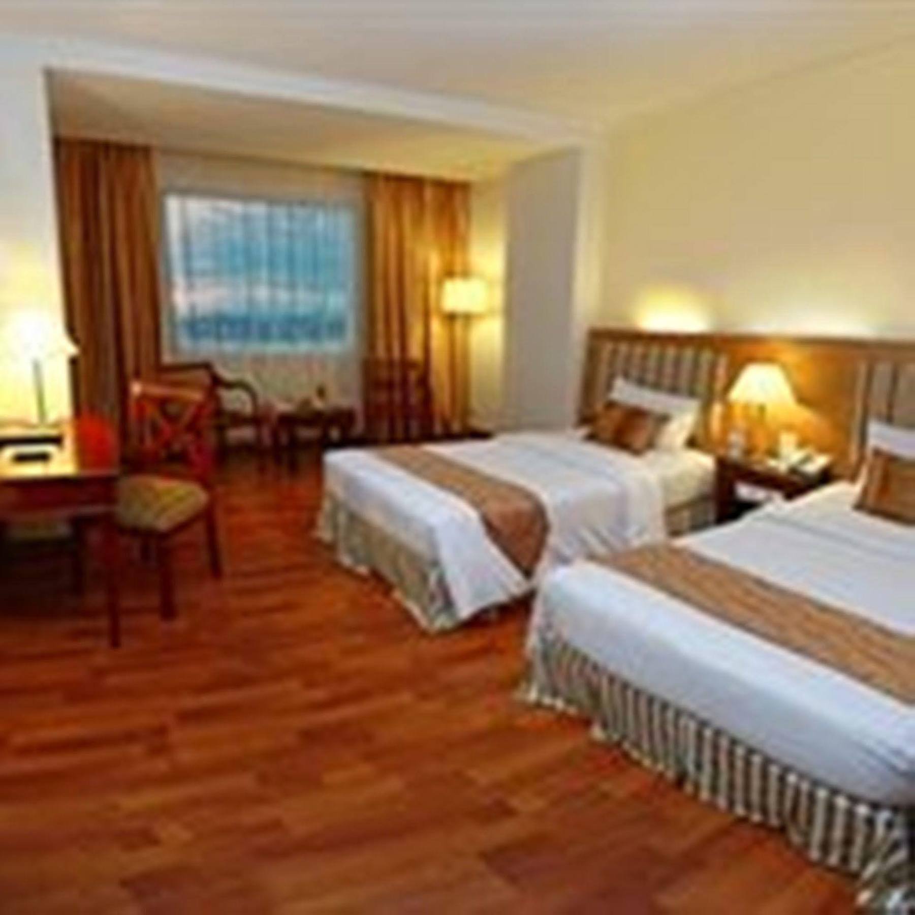 Hotel Rocky Plaza 4*