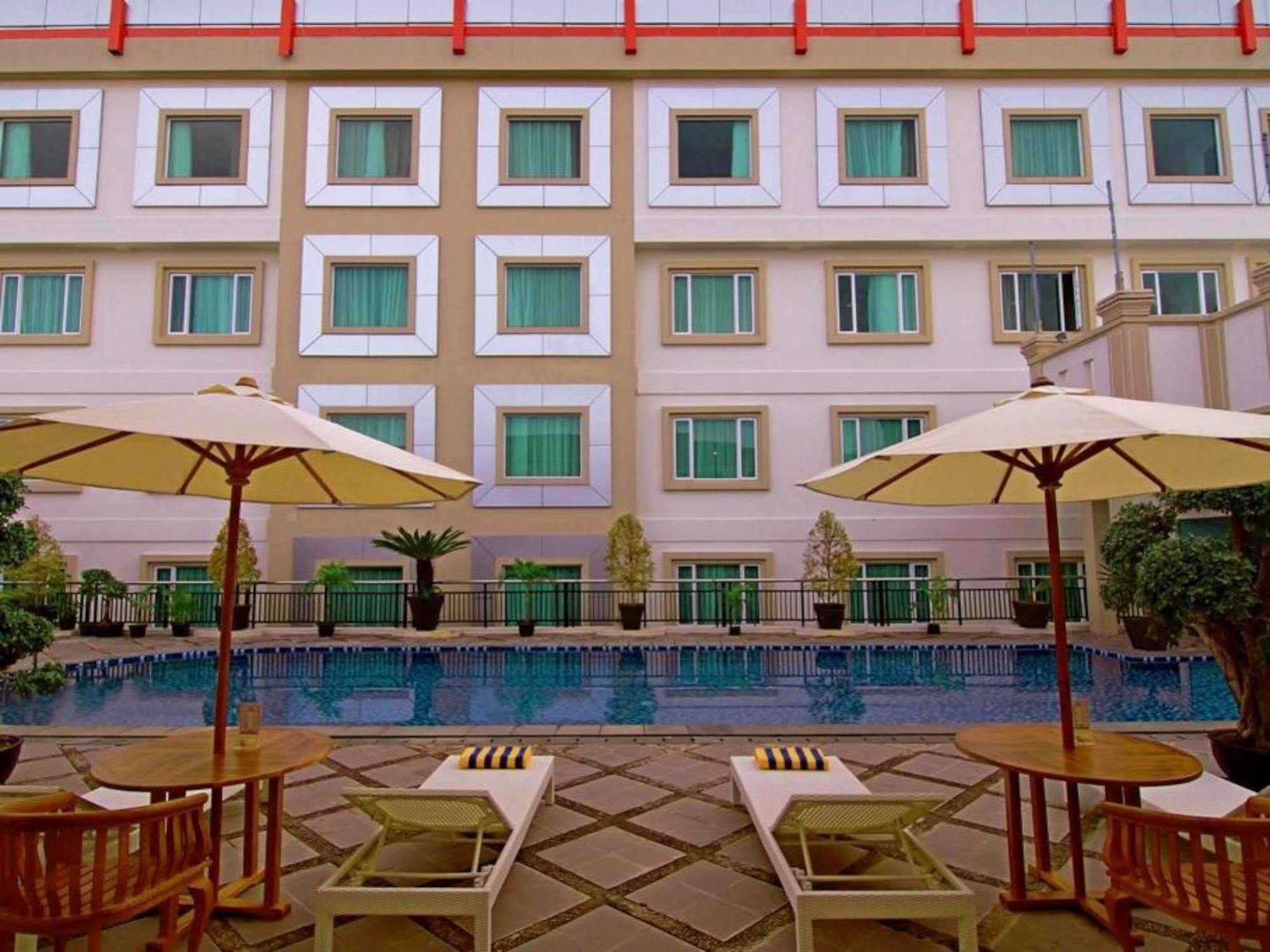 Rocky Plaza Hotel